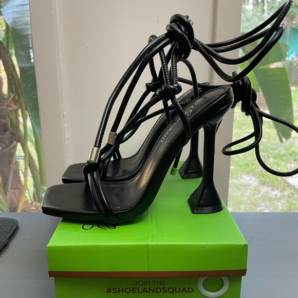 NWT Black Strappy Heel Sandals - Picture 9 of 9